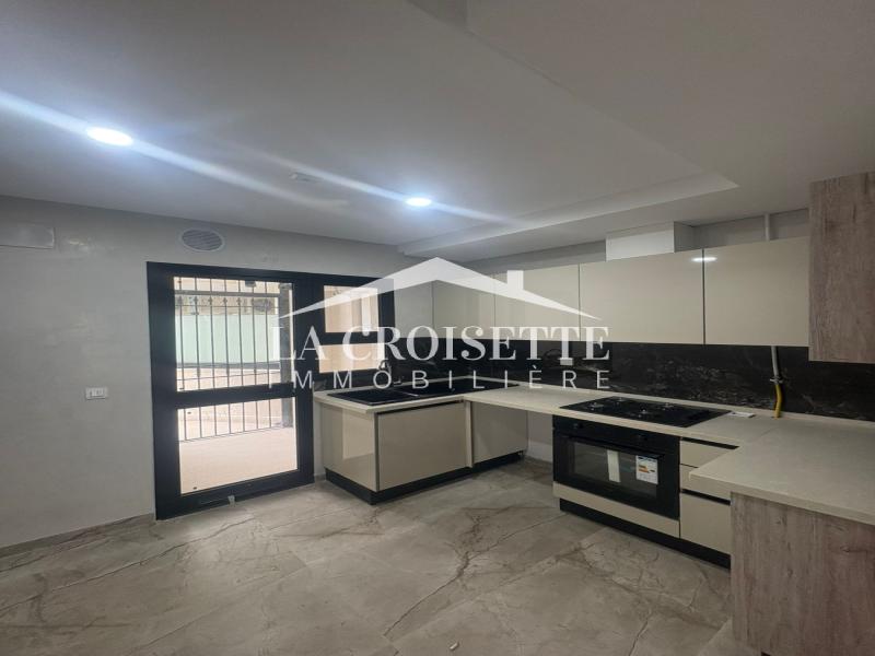 Appartement S+3  avec terrasse à La Soukra